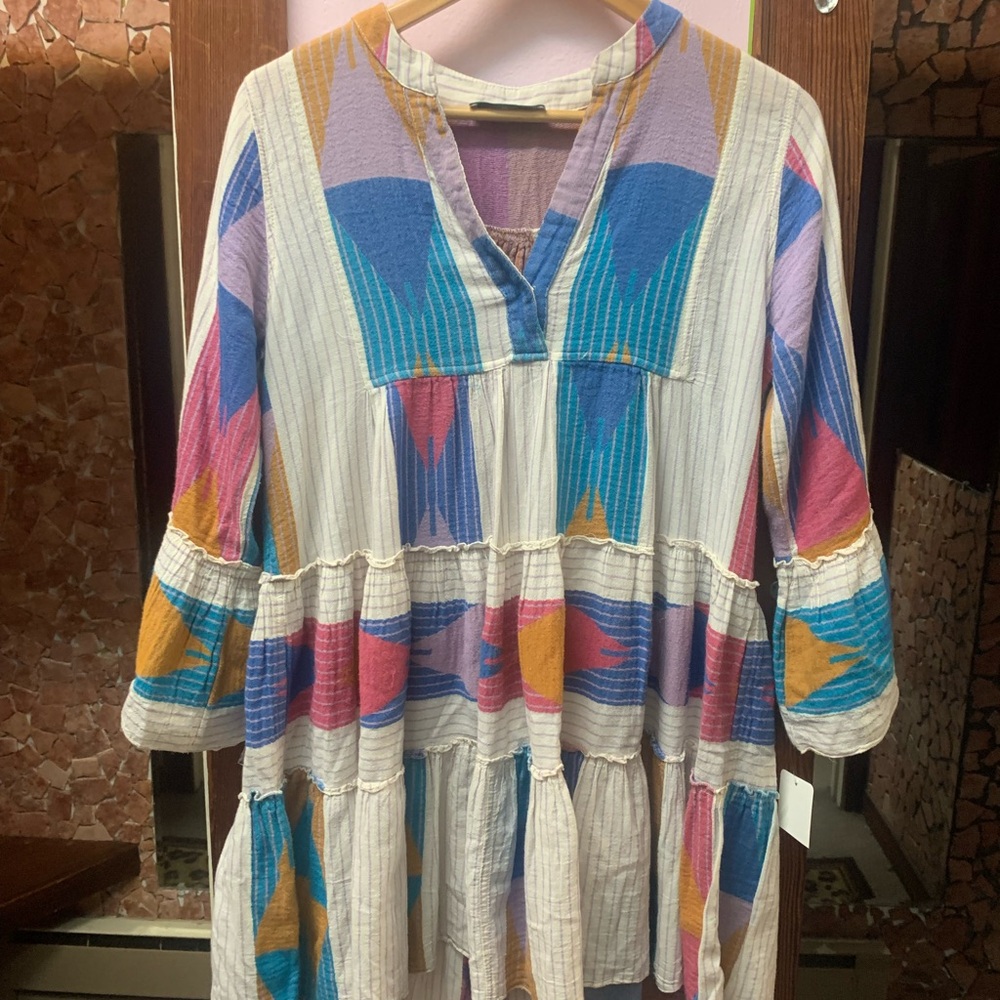 Looks new Colorful Women's Tunic Top - Picture 3 of 10